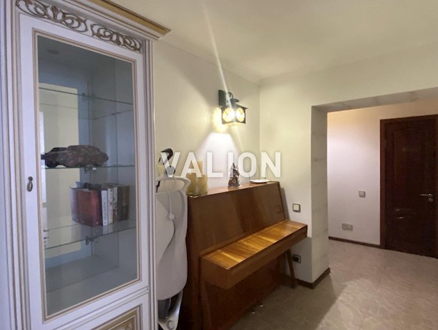 Продаж 3к квартири на 3 поверсі, проспект Бажана, 24/1 поряд з метро, ​​Позняки, Дарницький район, лівий берег