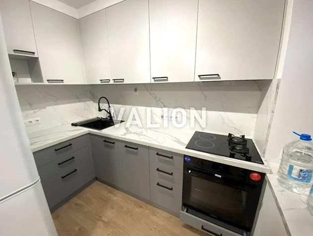 2-х кімнатна квартира вул. Білоруська,30а 50,8 кв м з обʼєднаною кухнею-вітальнею на першому поверсі.