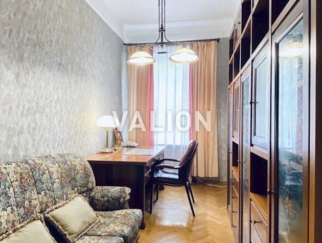 Продам 4к квартиру на Печерске. Центр, Бессарабка. Ул. Круглоуниверситетская 18/2