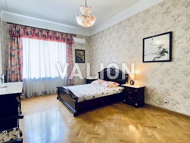 Продам 4к квартиру на Печерске. Центр, Бессарабка. Ул. Круглоуниверситетская 18/2