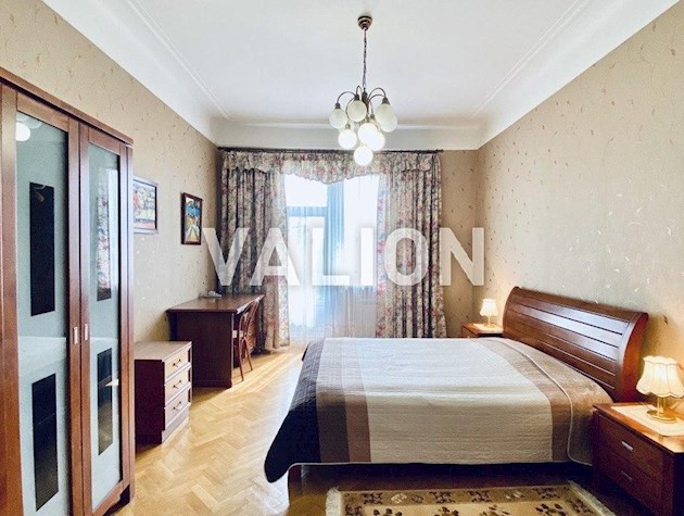 Продам 4к квартиру на Печерске. Центр, Бессарабка. Ул. Круглоуниверситетская 18/2