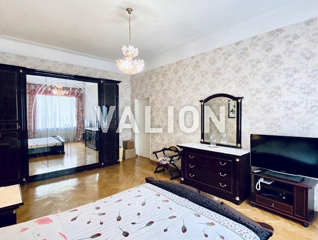 Продам 4к квартиру на Печерске. Центр, Бессарабка. Ул. Круглоуниверситетская 18/2