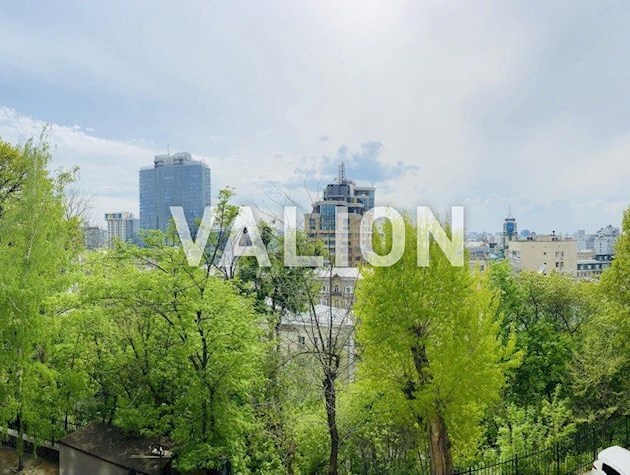 Продам 4к квартиру на Печерске. Центр, Бессарабка. Ул. Круглоуниверситетская 18/2