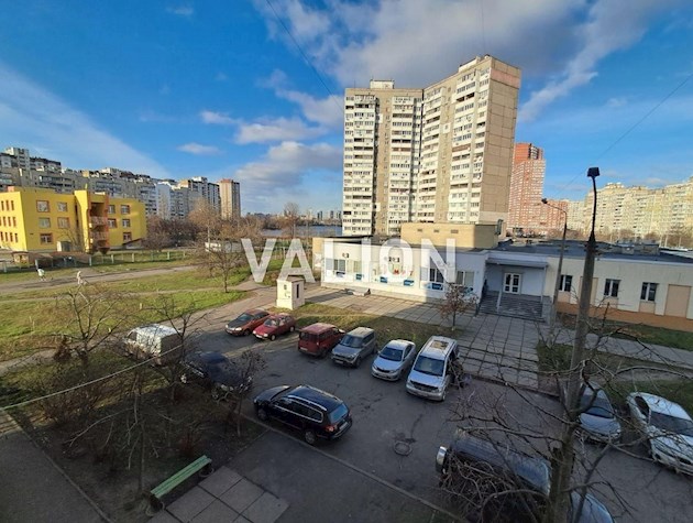 Продається затишна 3-к квартира біля Озера на Позняках, Ревуцького, 8!