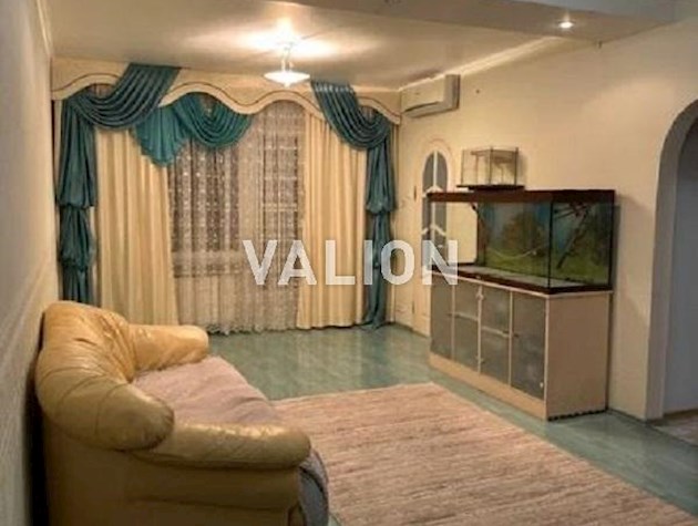 Продается 3-х комнатная квартира, в Деснянском районе, Троещина, ул. Лаврухина, 7