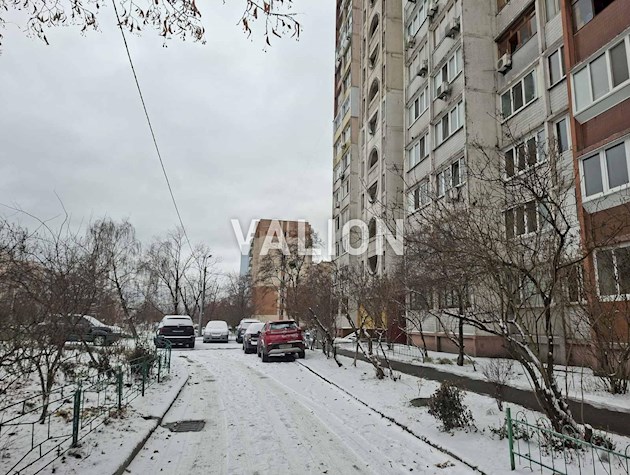 Без % Продаж 2к квартири вул. Рональда Рейгана 9