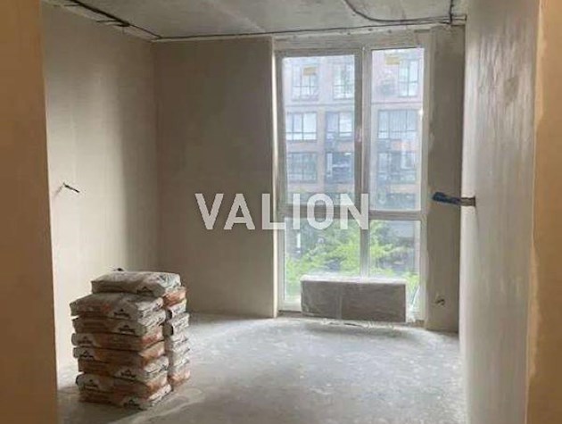 Продаж 3-к квартири вул. Салютна 2