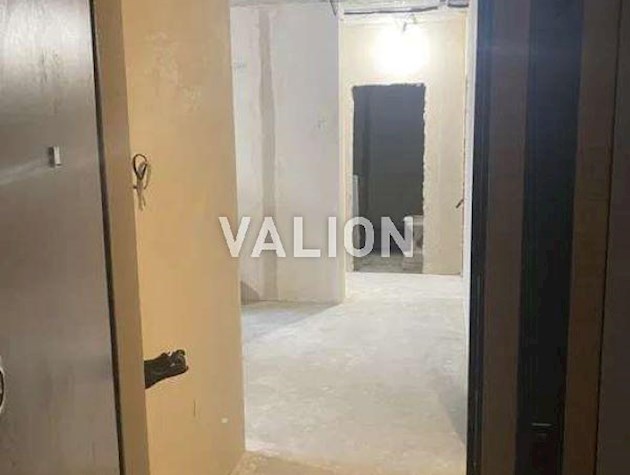 Продаж 3-к квартири вул. Салютна 2