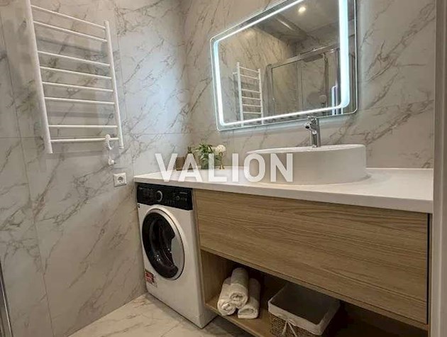 Продажа 1-к квартиры ул. Михаила Максимовича 28к