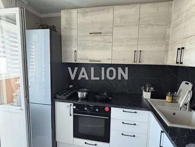 Продаж 2-к квартири вул. Булгакова 15а