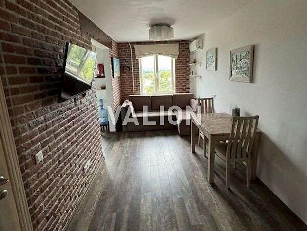 Продаж 2-к квартири вулиця Прирічна 27