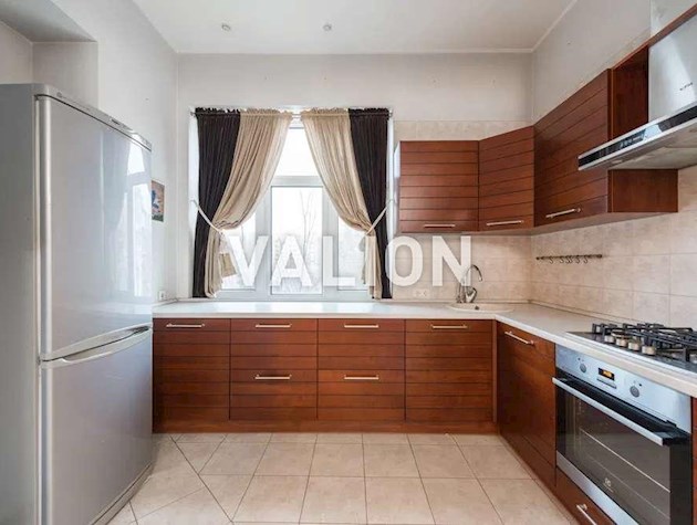 Продажа 4-комнатной квартиры ул. Владимирская 78