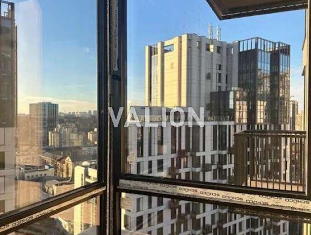 Продаж 3-к квартири вул. Тютюнника Василя 43