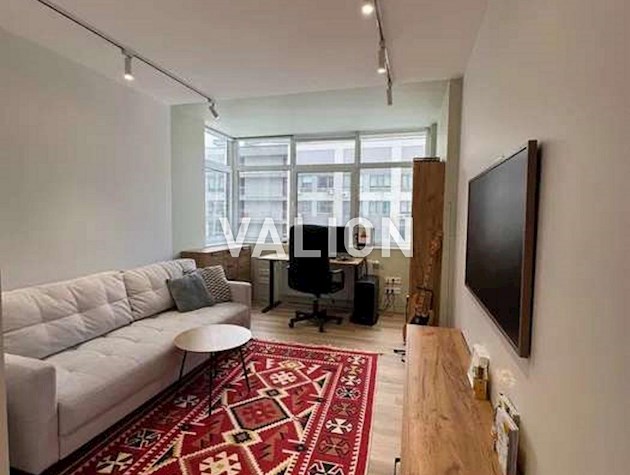 Продажа 2-к квартира ул. Александра Олеся 4б