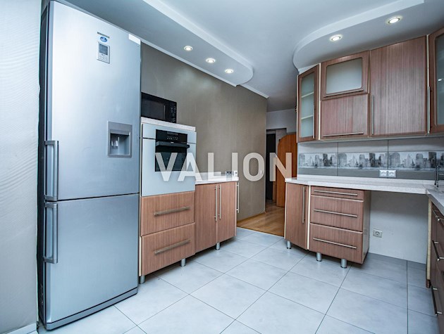 Продажа 2-х комн. квартиры, Нежинская,10, Соломенский район, Караваевы дачи