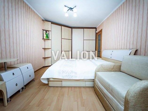 Продажа 2-х комн. квартиры, Нежинская,10, Соломенский район, Караваевы дачи