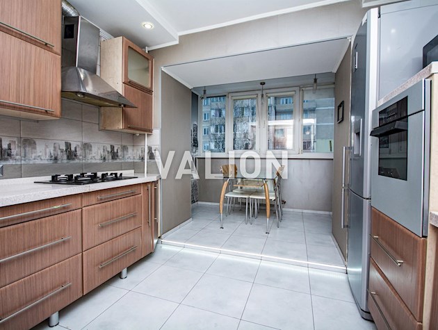 Продажа 2-х комн. квартиры, Нежинская,10, Соломенский район, Караваевы дачи