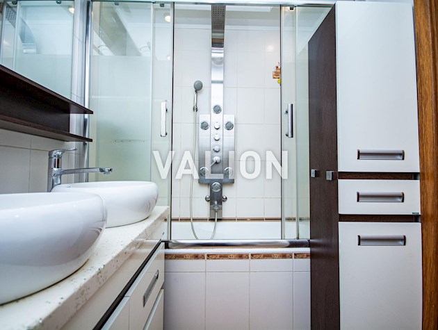 Продажа 2-х комн. квартиры, Нежинская,10, Соломенский район, Караваевы дачи