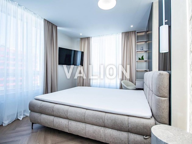 Продаж 2 к квартири, Подільський район, вул. Всеволода Змієнка, 30 з ремонтом