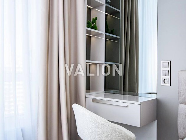 Продаж 2 к квартири, Подільський район, вул. Всеволода Змієнка, 30 з ремонтом