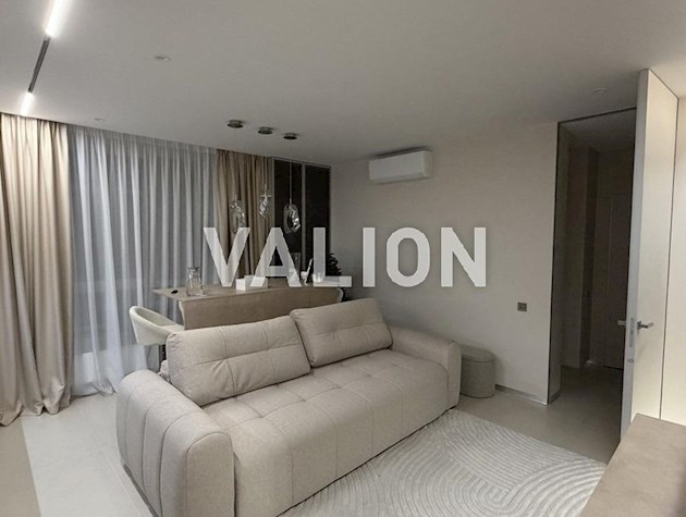 Продажа 2 к квартиры ЖК Варшавский 3, ул. Всеволода Змиенка, 30 с ремонтом