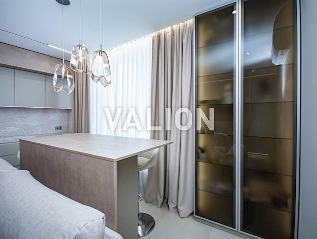 Продаж 2 к квартири, Подільський район, вул. Всеволода Змієнка, 30 з ремонтом