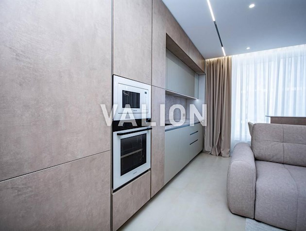 Продаж 2 к квартири, Подільський район, вул. Всеволода Змієнка, 30 з ремонтом