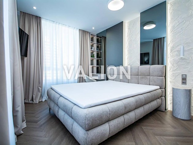 Продаж 2 к квартири, Подільський район, вул. Всеволода Змієнка, 30 з ремонтом