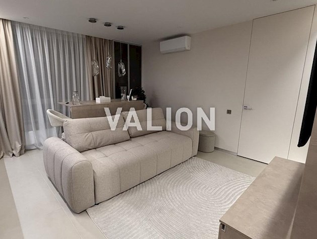 Продажа 2 к квартиры ЖК Варшавский 3, ул. Всеволода Змиенка, 30 с ремонтом