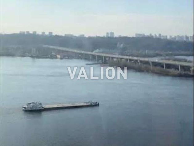 Продаж 2-к квартири вул. Дніпровська набережна 12д