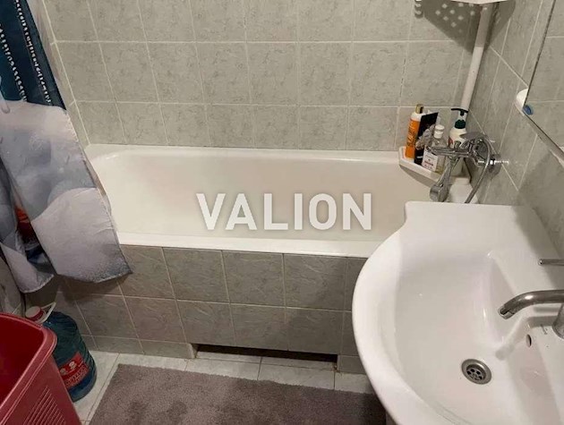 Продажа 4-х комнатной квартиры Салютная 4а Шевченковский район