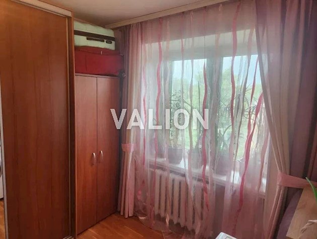 Продажа 4-х комнатной квартиры Салютная 4а Шевченковский район