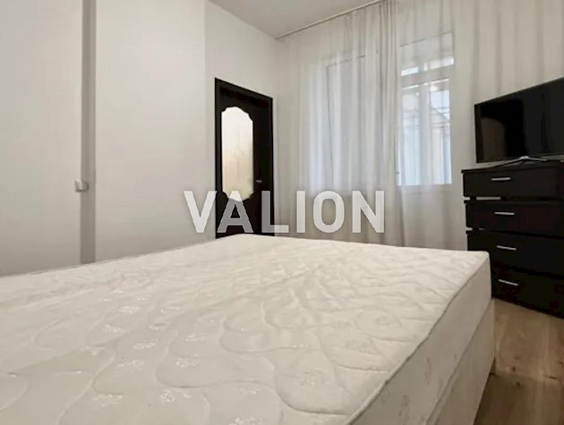 Продажа 1-к квартири ул. Бужская 8