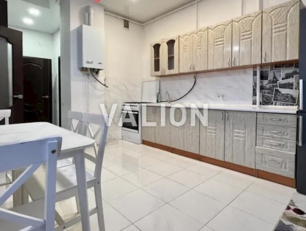 Продажа 1-к квартири ул. Бужская 8