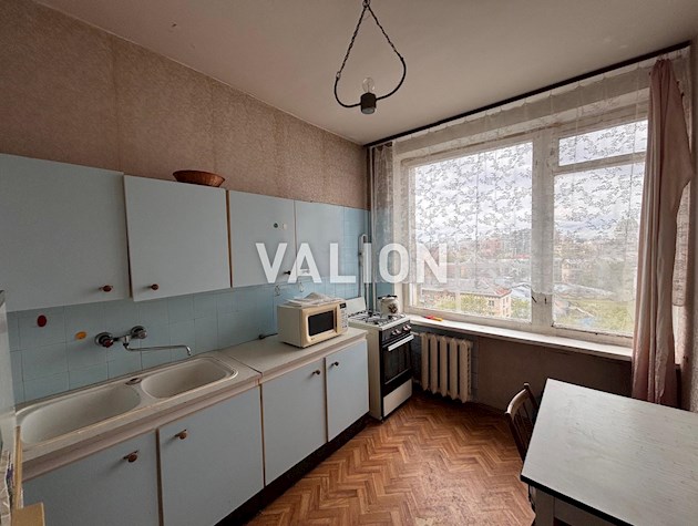 Продам 2 кімн. квартиру в Центрі, вул. Обсерваторна, 12а