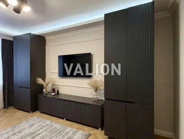 Продаж 2-к квартири вул.І.Дзюбі 8 Святошинський район