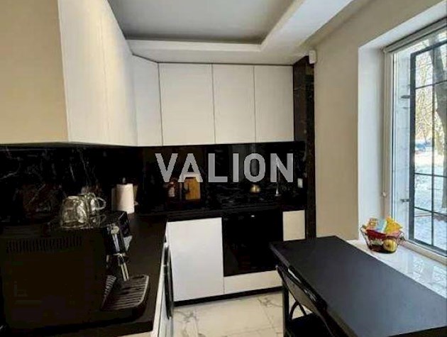 Продаж 2-к квартири вул.І.Дзюбі 8 Святошинський район