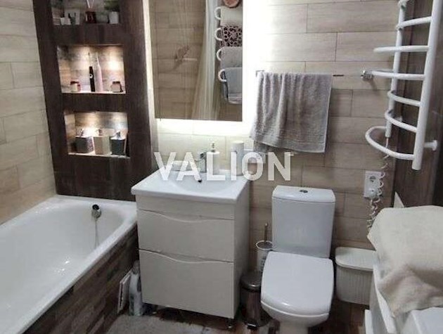 Продаж 1-к квартири вул. Володимира Наумовича 4а