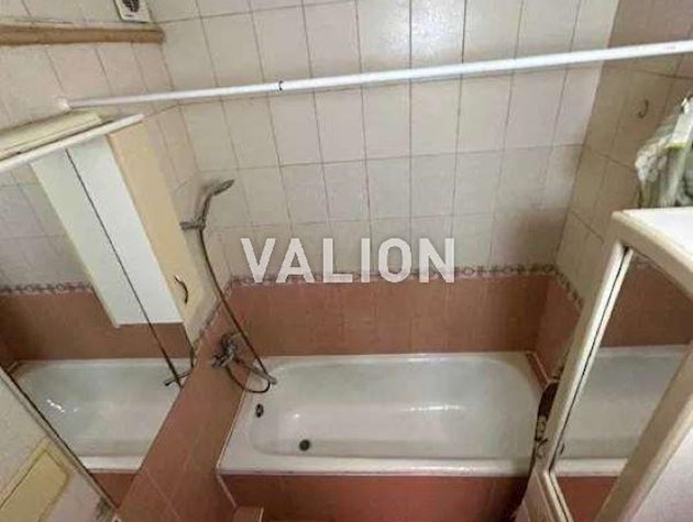 Продажа 3-к квартиры Дарницкая площадь, проспект Соборности16