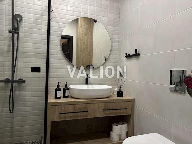 Продаж 1-к квартири вул. Юнацька 1