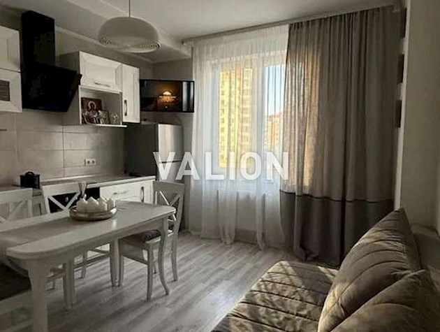 Продам 1 комн. квартиру с ремонтом ул. Черновола 27