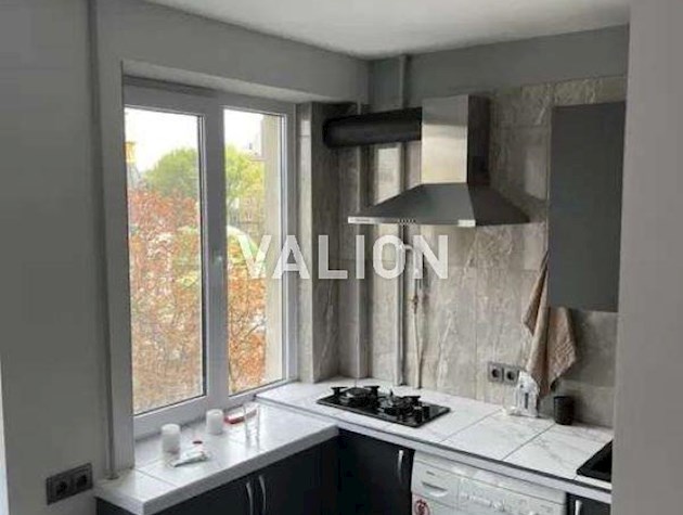 Продаж 1-к квартири вул. Рибальська 3