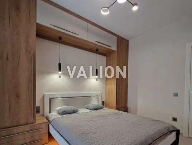 Продажа 1-к квартира ул. Александра Олеся 5а