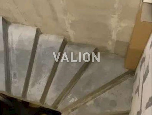 Продаж 3-к квартири вул. Нивська 4г