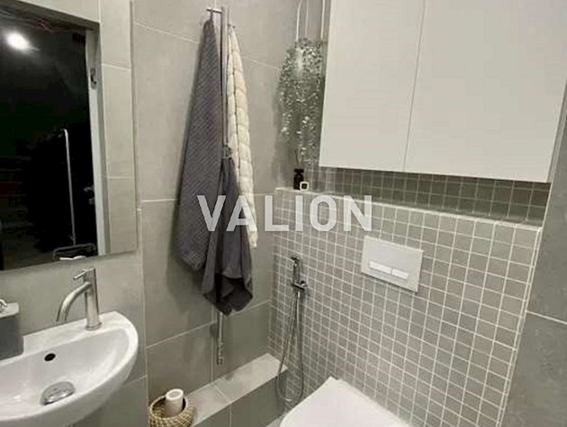 Продаж 3-к квартири вул. Нивська 4г