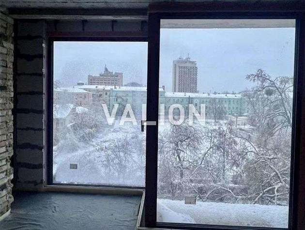 Продажа 4-комнатной квартиры ул. Грушевского 34а