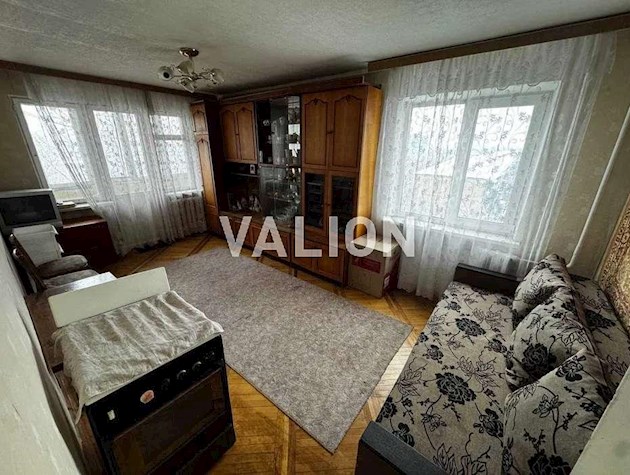 Продаж 3-к квартири просп. Відрадний 38