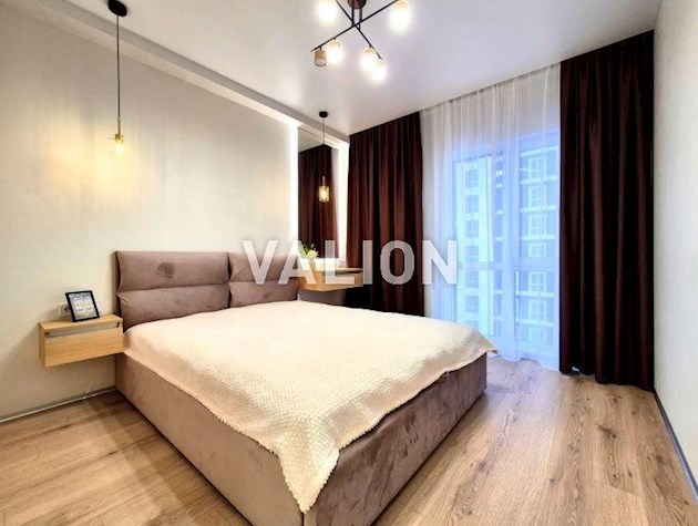 Продаж 2-к квартири вул. Михайла Максимовича 24