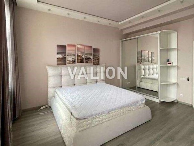 Продаж 2-к квартири вул. Велика Василькывська 4