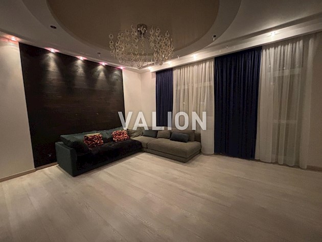 Продам 3к квартиру з ремонтом у ЖК Пори Року метро Вокзальна